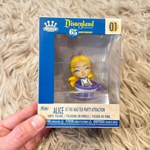 Funko Minis Alice in Wonderland – Disneyland 65th Anniversary #01 (New & Sealed)